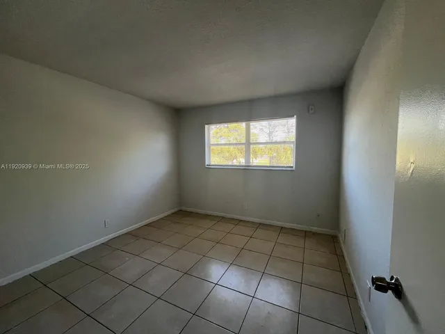 $1,590 | 4160 Northwest 21st Street, Unit 211F, Lauderhill, FL 33313