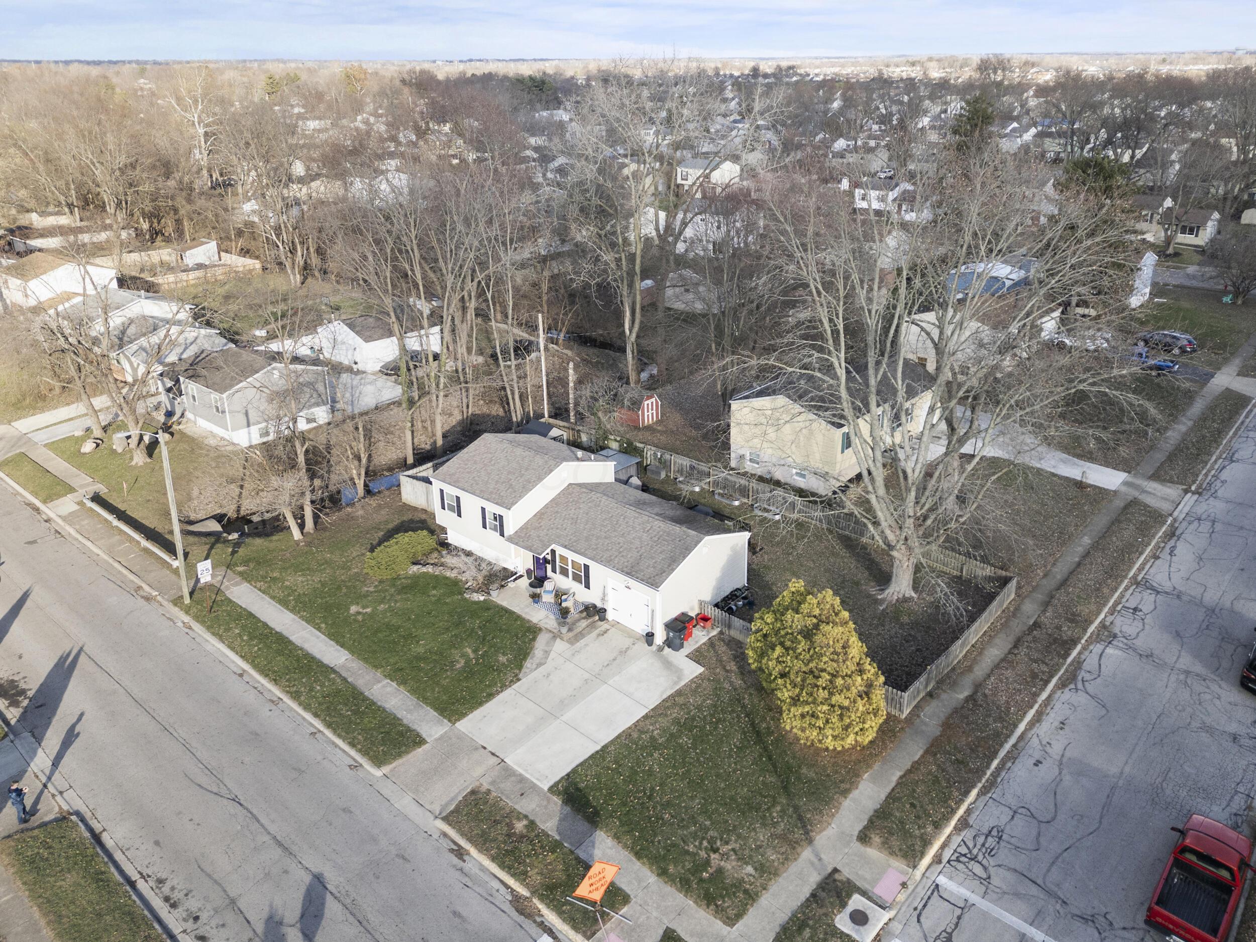 3346 Sundale Road Columbus, OH 43232 - Photo 27 of 37 29_drone 02