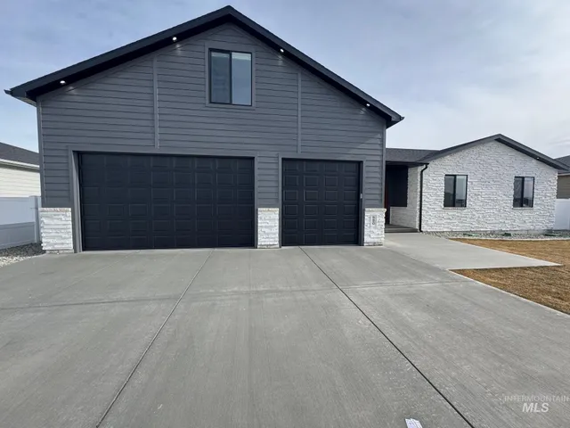 $594,900 | 820 Salmon Drive, Heyburn, ID 83336