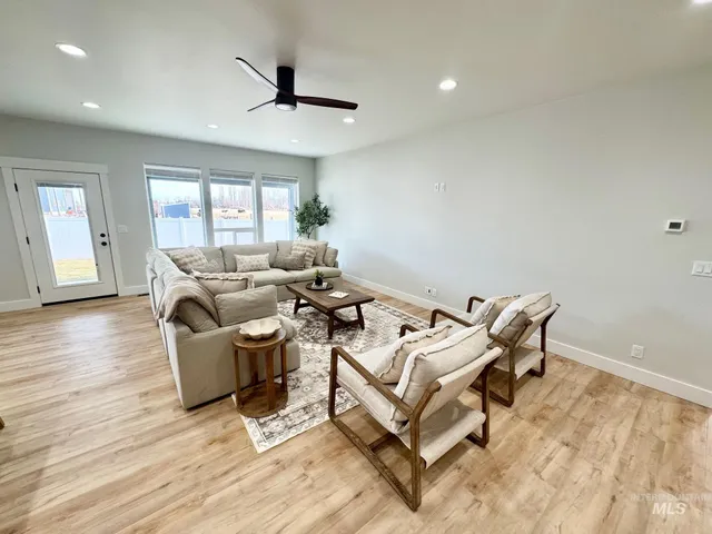 $594,900 | 820 Salmon Drive, Heyburn, ID 83336