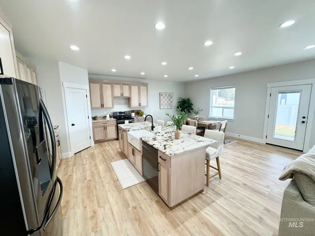 $594,900 | 820 Salmon Drive, Heyburn, ID 83336