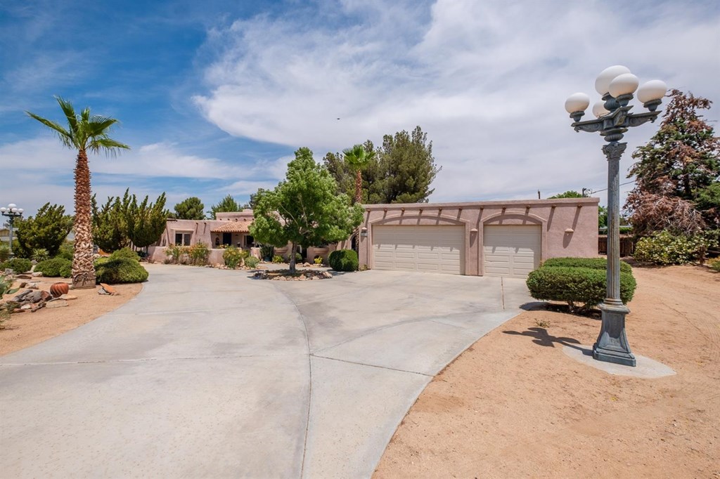 18970 Seneca Road Apple Valley, CA 92307 - Photo 1 of 1