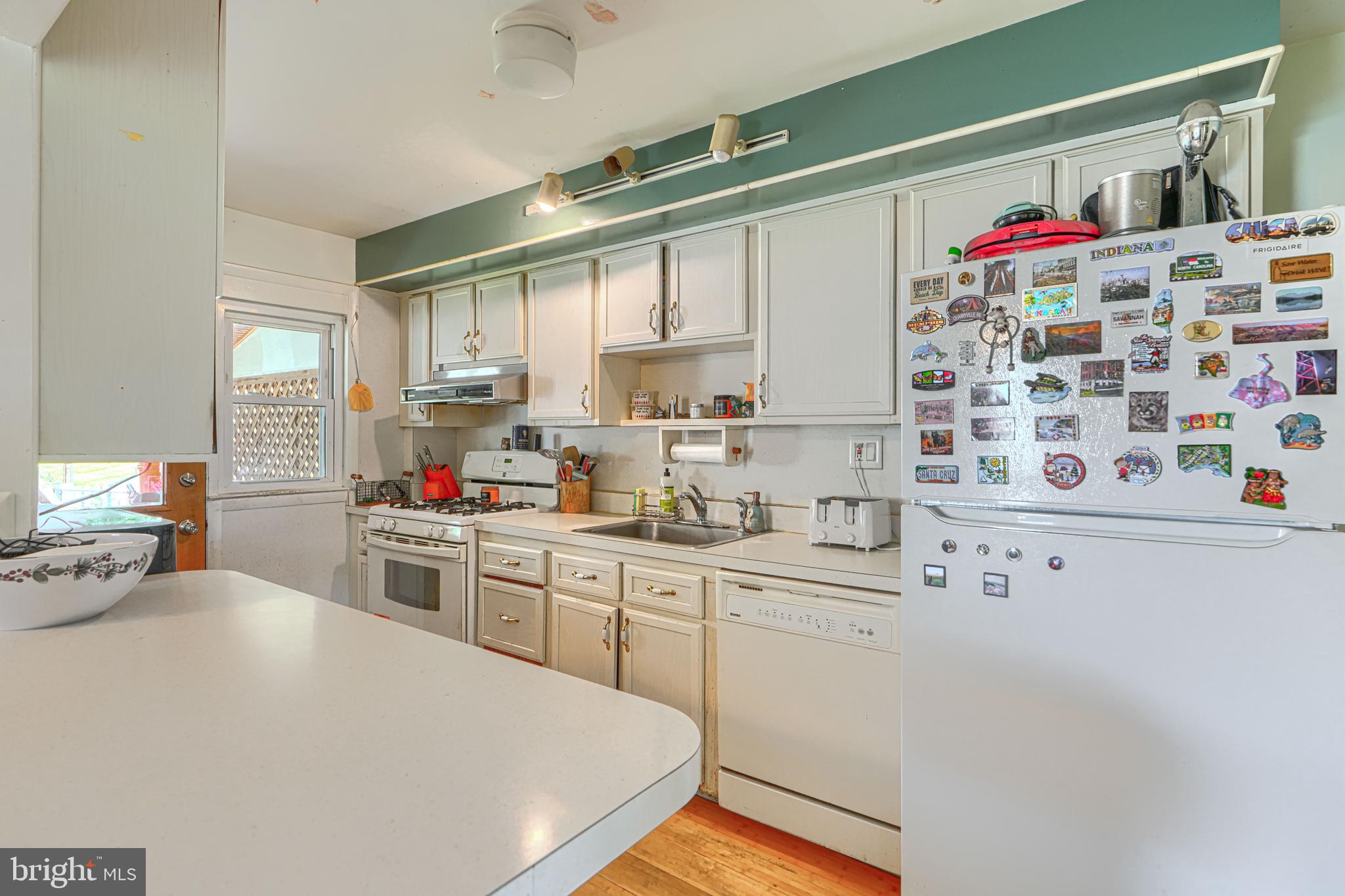 1842 Dunmere Road Baltimore, MD 21222 - Photo 14 of 37 Kitchen