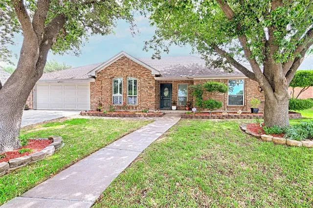 $2,500 | 1410 Spyglass Drive, Mansfield, TX 76063