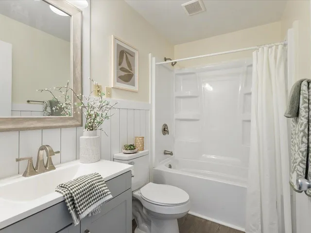 $1,900 | 7643 Rogers Street, Machesney Park, IL 61115