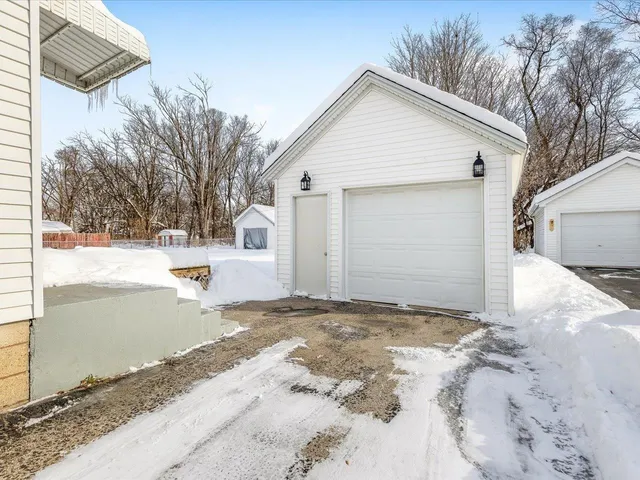 $1,900 | 7643 Rogers Street, Machesney Park, IL 61115