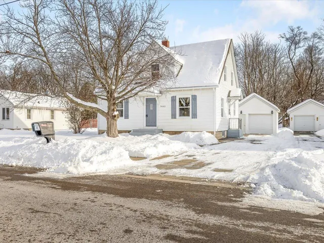 $1,900 | 7643 Rogers Street, Machesney Park, IL 61115