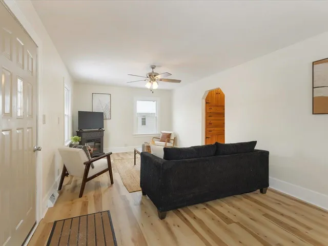 $1,900 | 7643 Rogers Street, Machesney Park, IL 61115