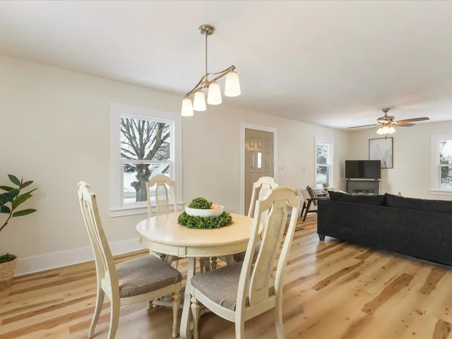 $1,900 | 7643 Rogers Street, Machesney Park, IL 61115