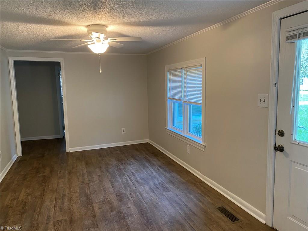213 Rockett Road Randleman, NC 27317 - Photo 6 of 17 Living Room