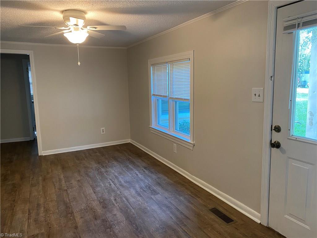 213 Rockett Road Randleman, NC 27317 - Photo 7 of 17 Living Room