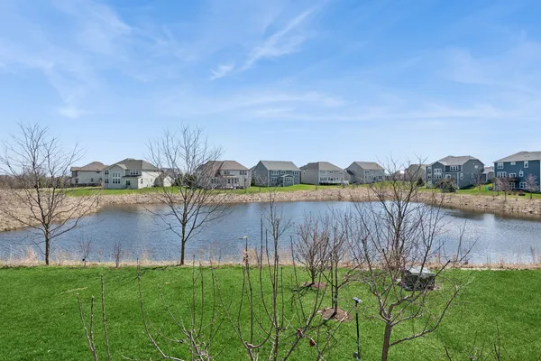 $710,000 | 24 Beverly Lane, Hawthorn Woods, IL 60047