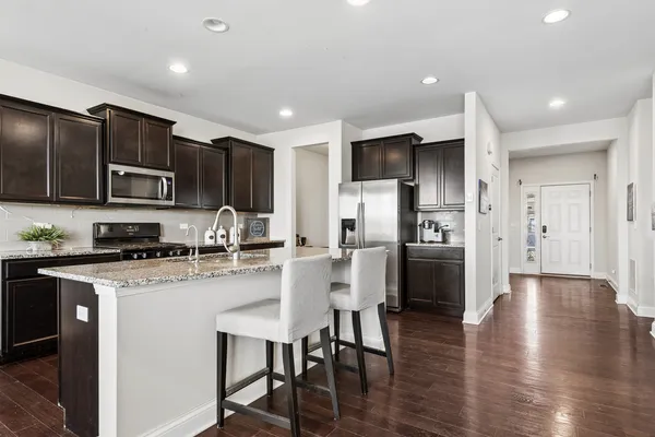 $710,000 | 24 Beverly Lane, Hawthorn Woods, IL 60047