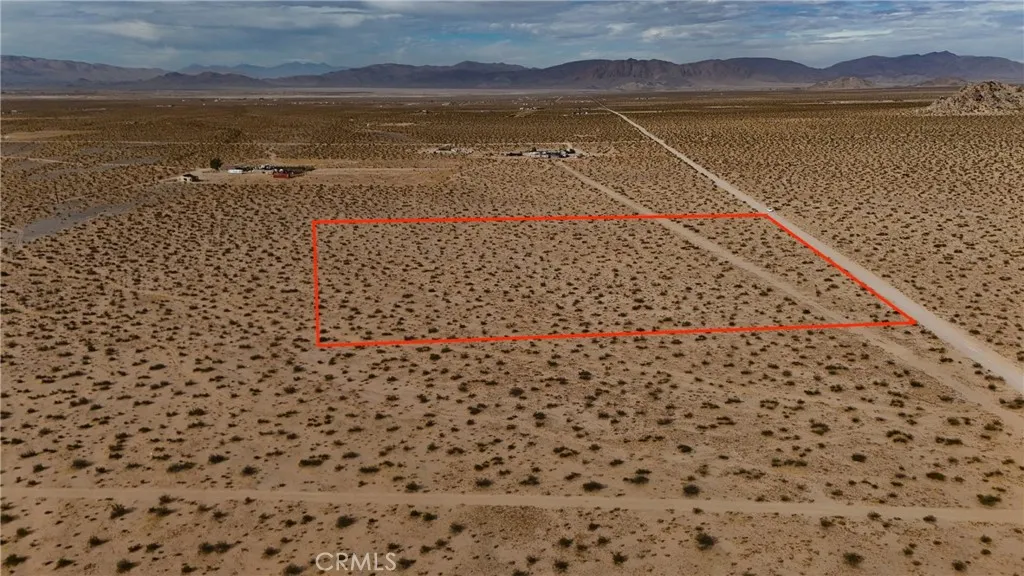 715 Northside Road Lucerne Valley, CA 92356 - Photo 1 of 1 a view of an ocean