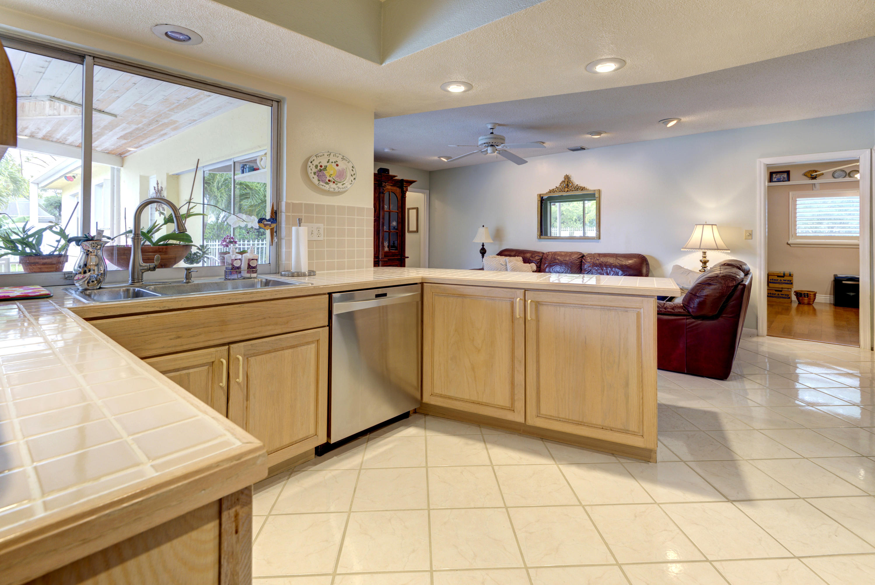 960 Southwest 15th Street Boca Raton, FL 33486 - Photo 9 of 30 DSC_8080