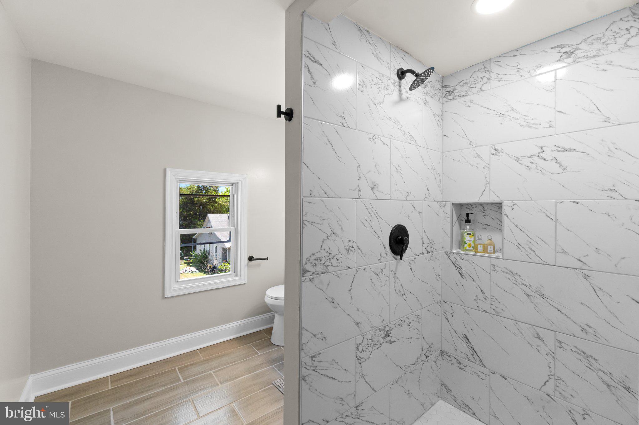 3815 Ridgecroft Road Baltimore, MD 21206 - Photo 17 of 29 Full bath on upstairs level