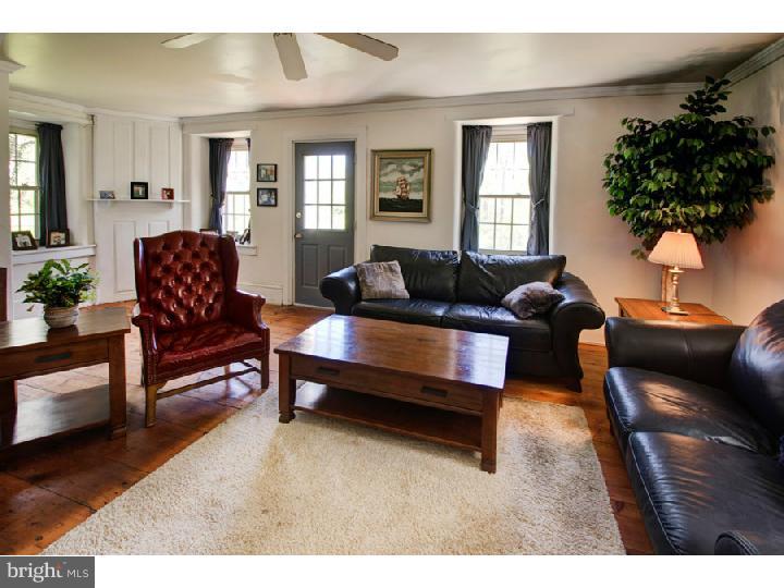 101 Poplar Road Boyertown, PA 19512 - Photo 16 of 25 Living Room