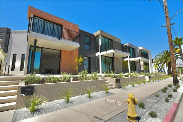 $8,500 | 243 Seal Beach Boulevard, Seal Beach, CA 90740