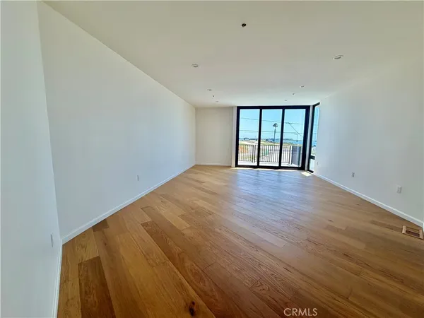 $8,500 | 243 Seal Beach Boulevard, Seal Beach, CA 90740