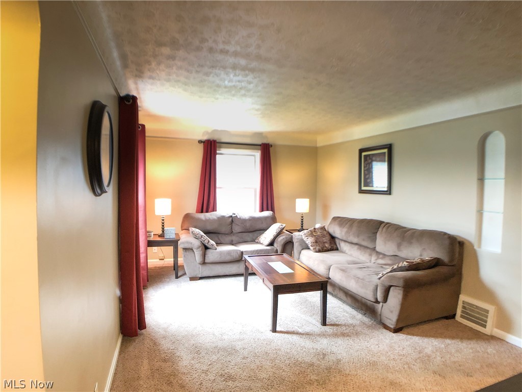 4506 Snow Road Cleveland, OH 44134 - Photo 2 of 15