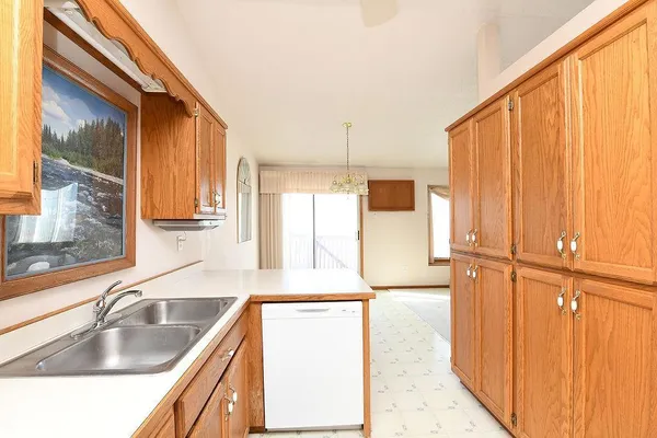 $255,900 | 2730 35th Avenue South, Fargo, ND 58104