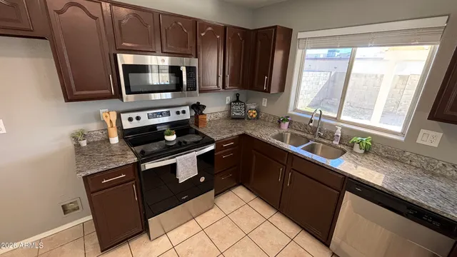 $2,195 | 7413 West Eva Street, Peoria, AZ 85345