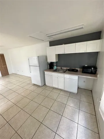 $950 | 235 Mango Drive, Unit B, Davenport, FL 33897