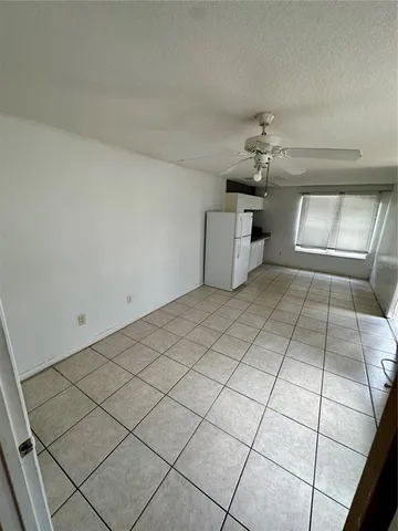 a view of a livingroom with closet