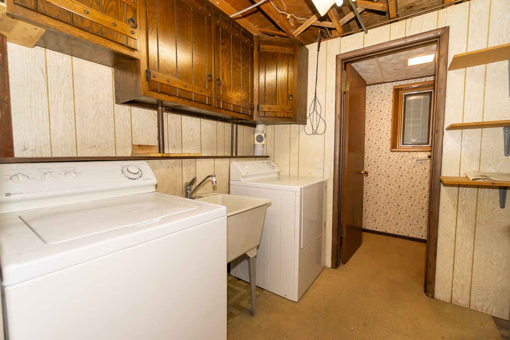 1908 Capri Lane Schaumburg, IL 60193 - Photo 32 of 39 a utility room with dryer and washer