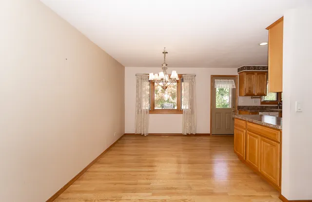 $442,500 | 1908 Capri Lane, Schaumburg, IL 60193