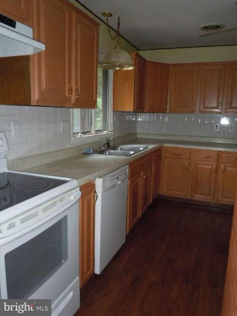2035 Green Mill Road Finksburg, MD 21048 - Photo 8 of 28 Kitchen
