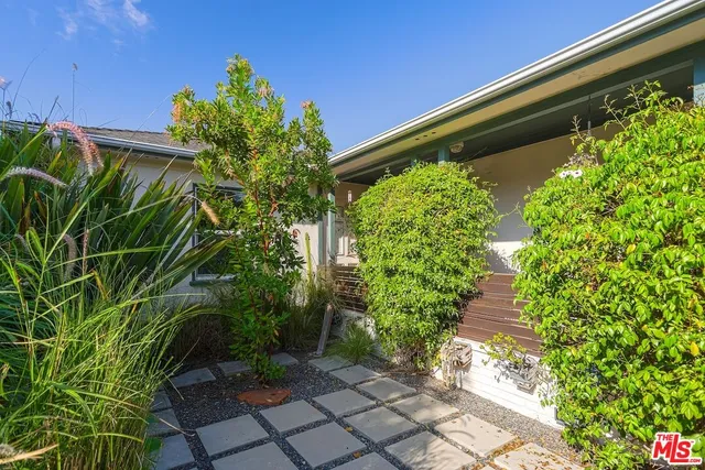 $6,500 | 5615 Wenlock Street, Los Angeles, CA 90016