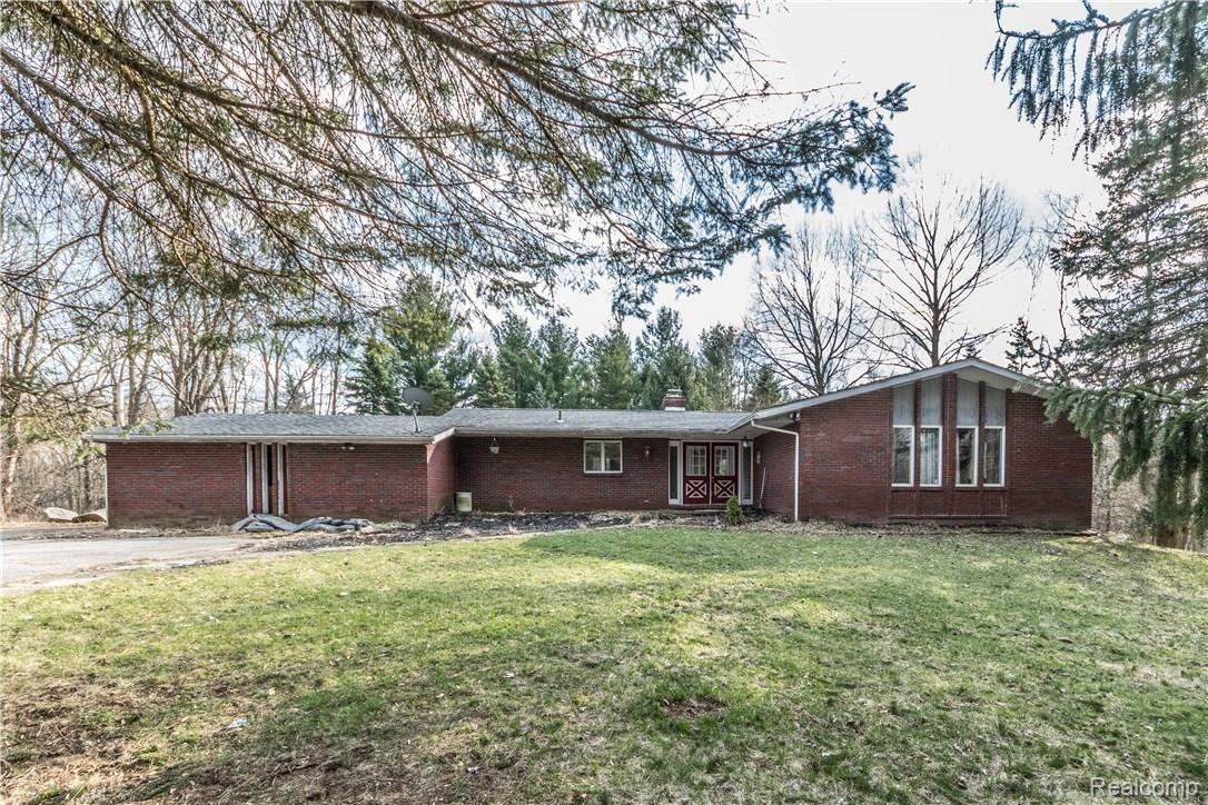 11180 Newman Road Brighton, MI 48114 - Photo 8 of 45 11180 Newman (19).jpg