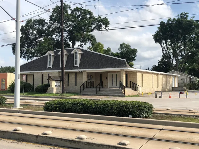 $4,200 | 3911 Fulton Street, Houston, TX 77009