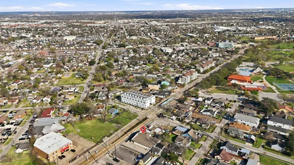 $4,100 | 3911 Fulton Street, Houston, TX 77009