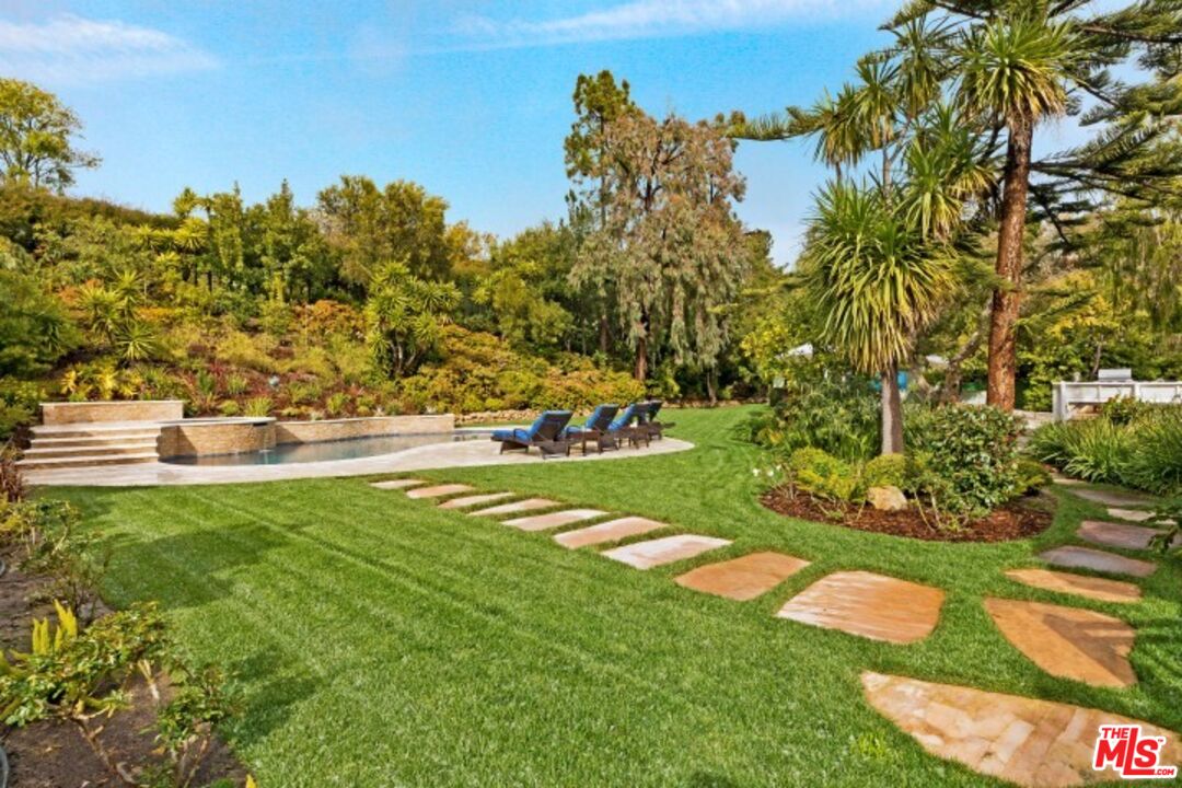 20779 Big Rock Drive Malibu, CA 90265 - Photo 32 of 37 a view of green field