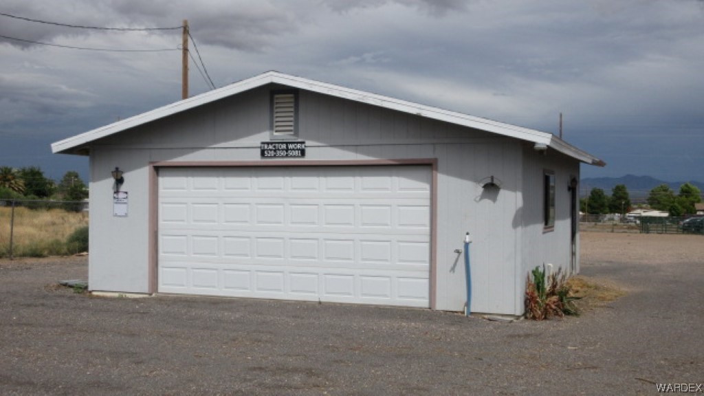 4220 North Shadow Road Kingman, AZ 86409 - Photo 6 of 28 Gallery Image 6