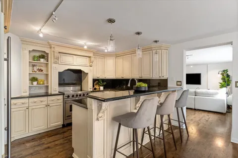 $475,000 | 1221 North Dearborn Street, Unit 604S, Chicago, IL 60610