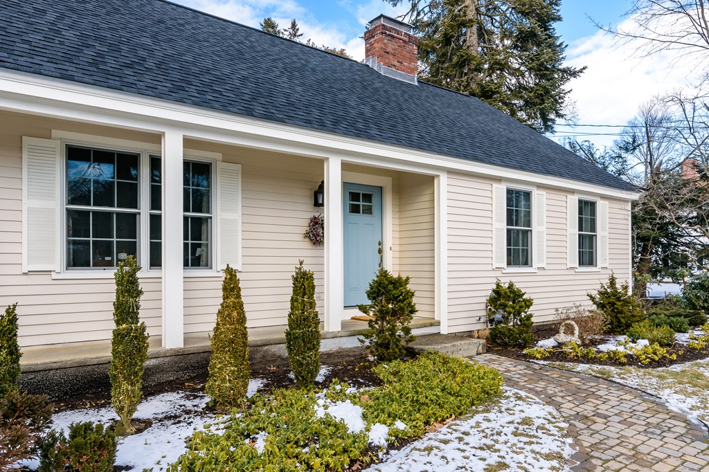 643 Boston Post Road Weston, MA 02493 - Photo 3 of 27