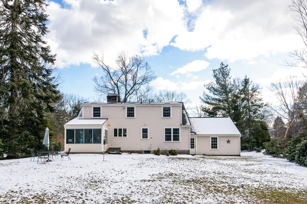 643 Boston Post Road Weston, MA 02493 - Photo 6 of 27