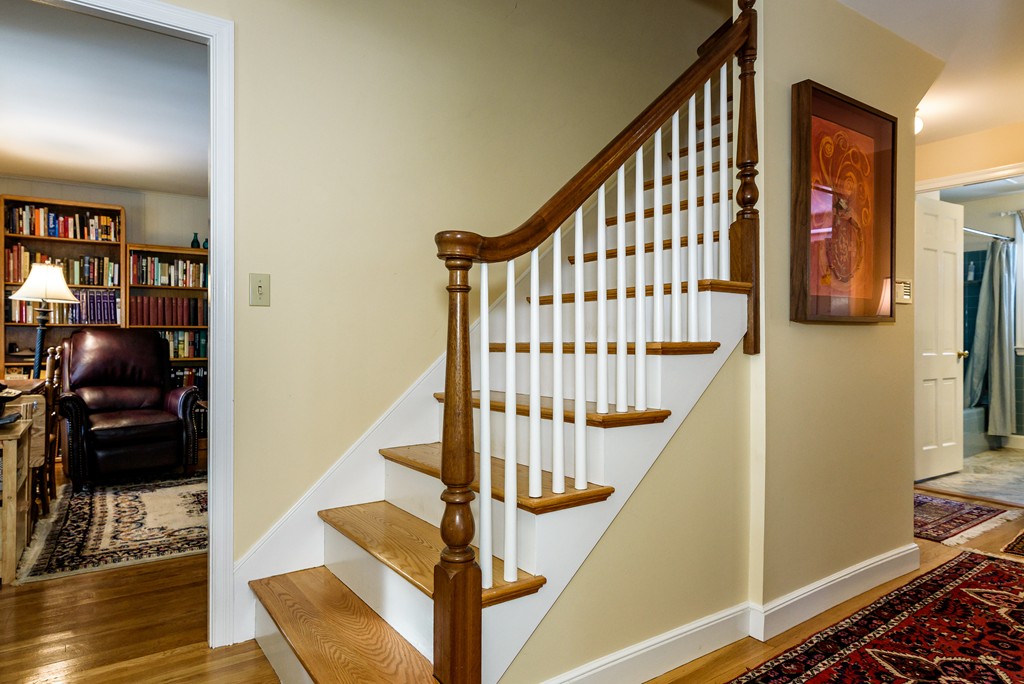 643 Boston Post Road Weston, MA 02493 - Photo 9 of 27