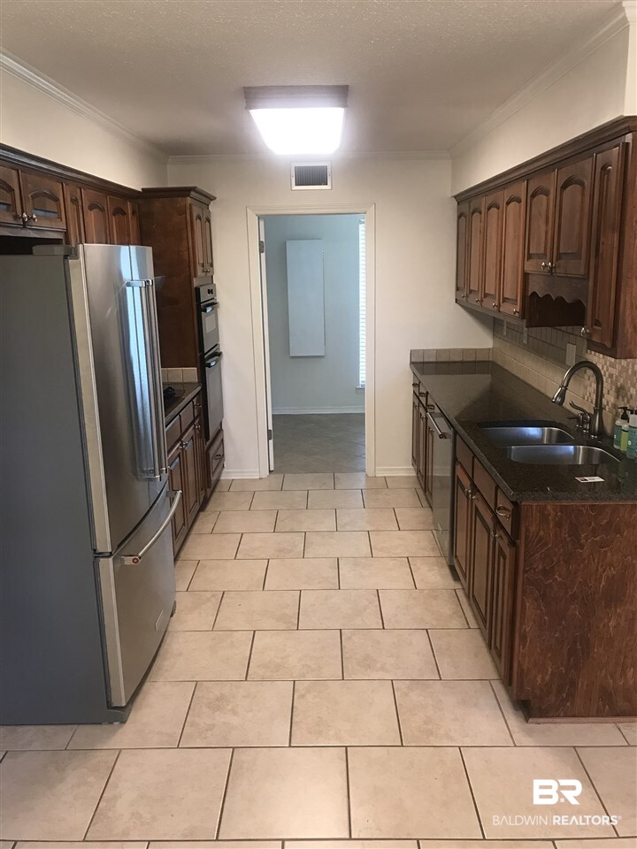 5777 Chester Court Mobile, AL 36609 - Photo 10 of 26