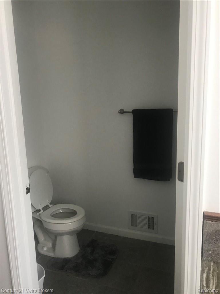 5310 North Vassar Road Flint, MI 48506 - Photo 22 of 32 3907E1F4-BB62-4A4F-9A6B-E1B3F8E31B93.jpeg