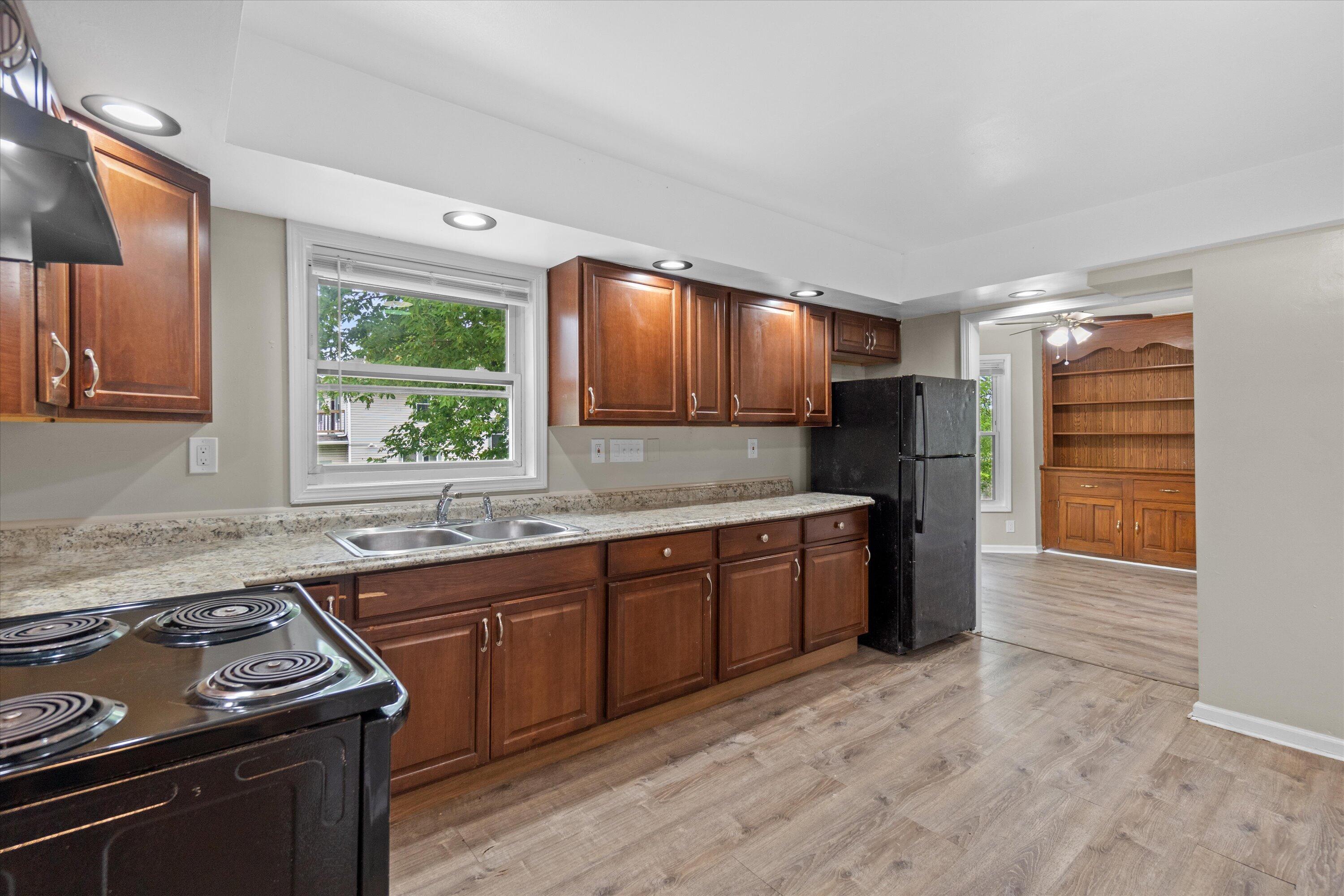 5676 North 43rd Street Milwaukee, WI 53209 - Photo 5 of 26 21-DSC06447