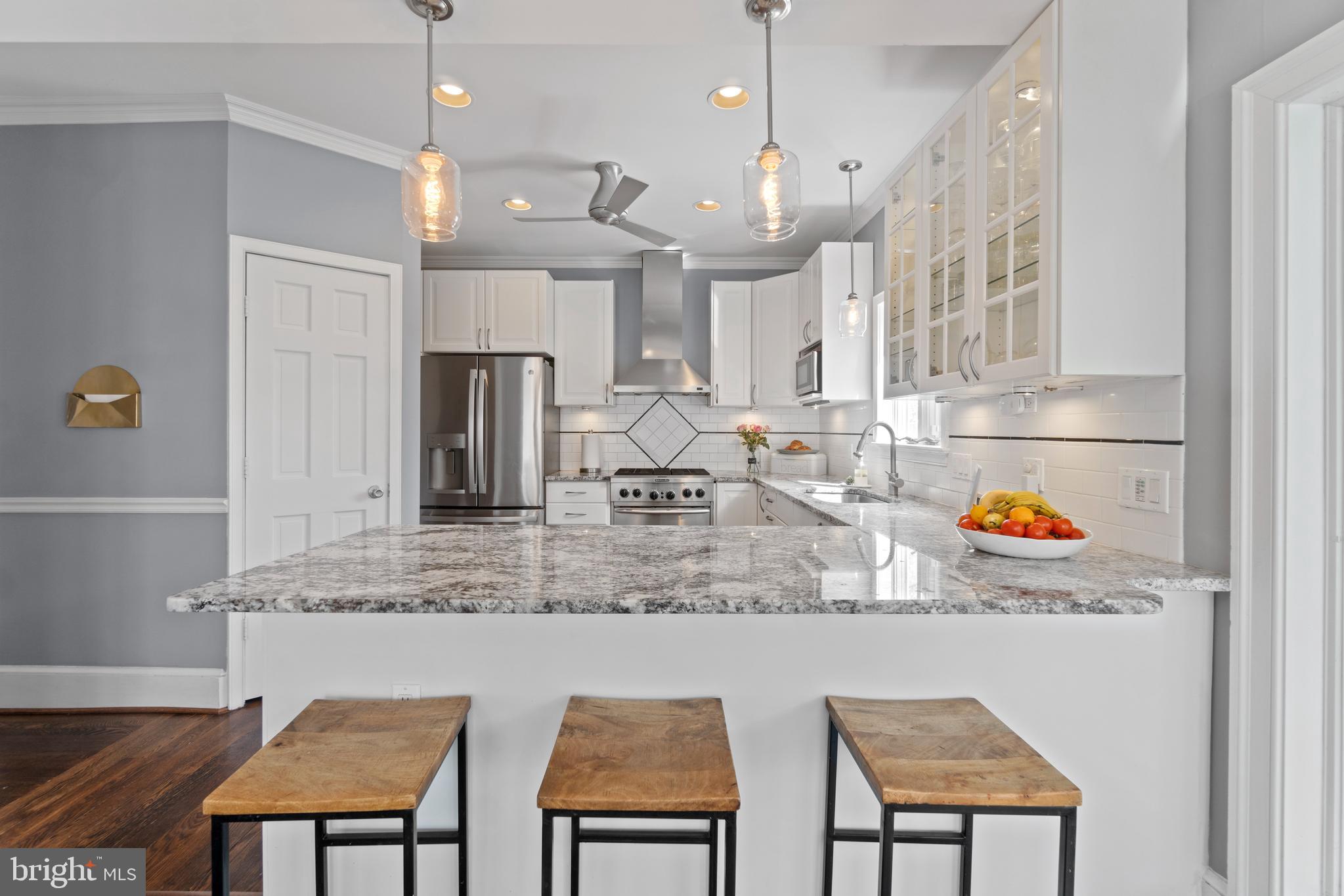 9409 Warren Street Silver Spring, MD 20910 - Photo 16 of 43 Kitchen - 1st Floor