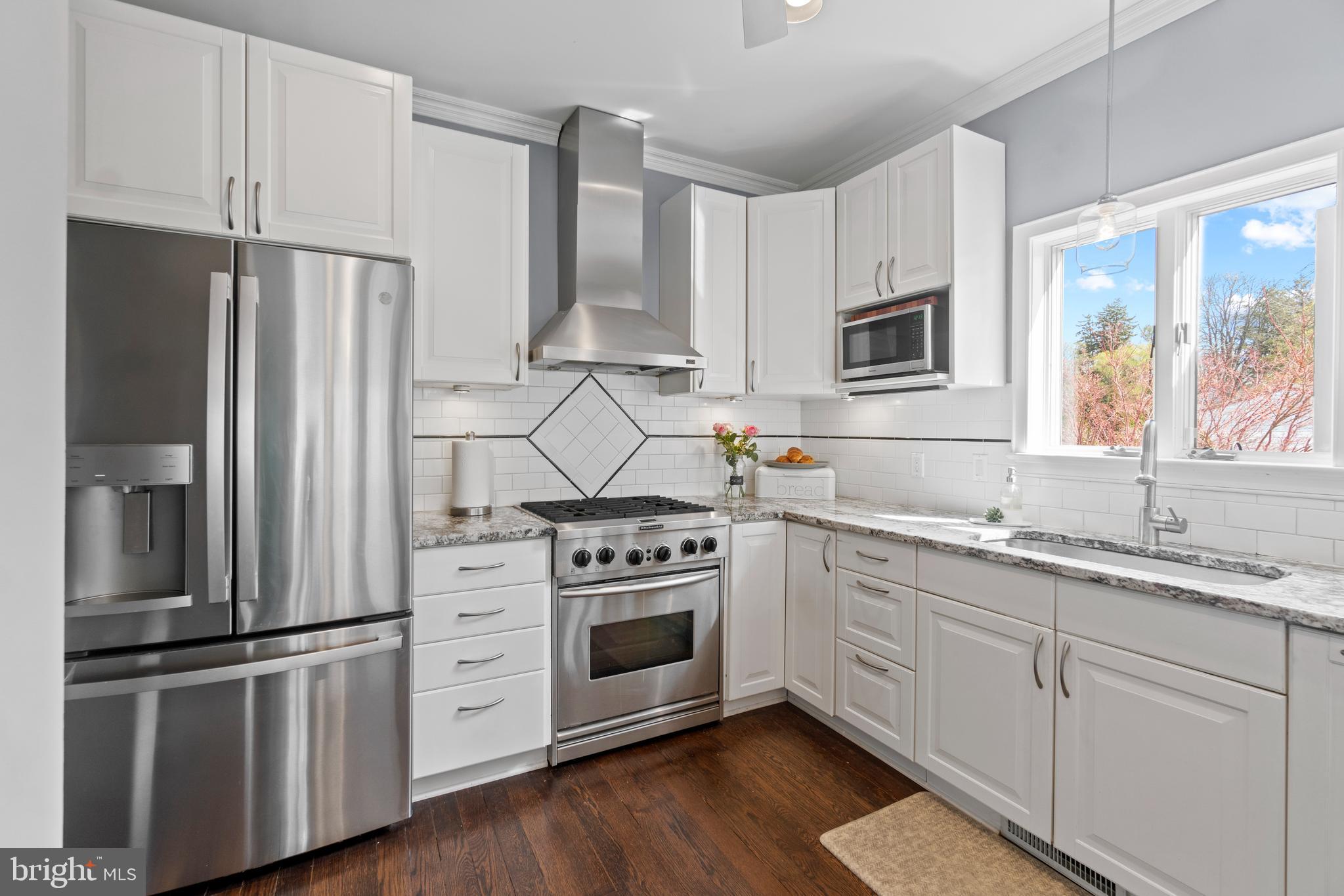 9409 Warren Street Silver Spring, MD 20910 - Photo 18 of 43 Kitchen - 1st Floor