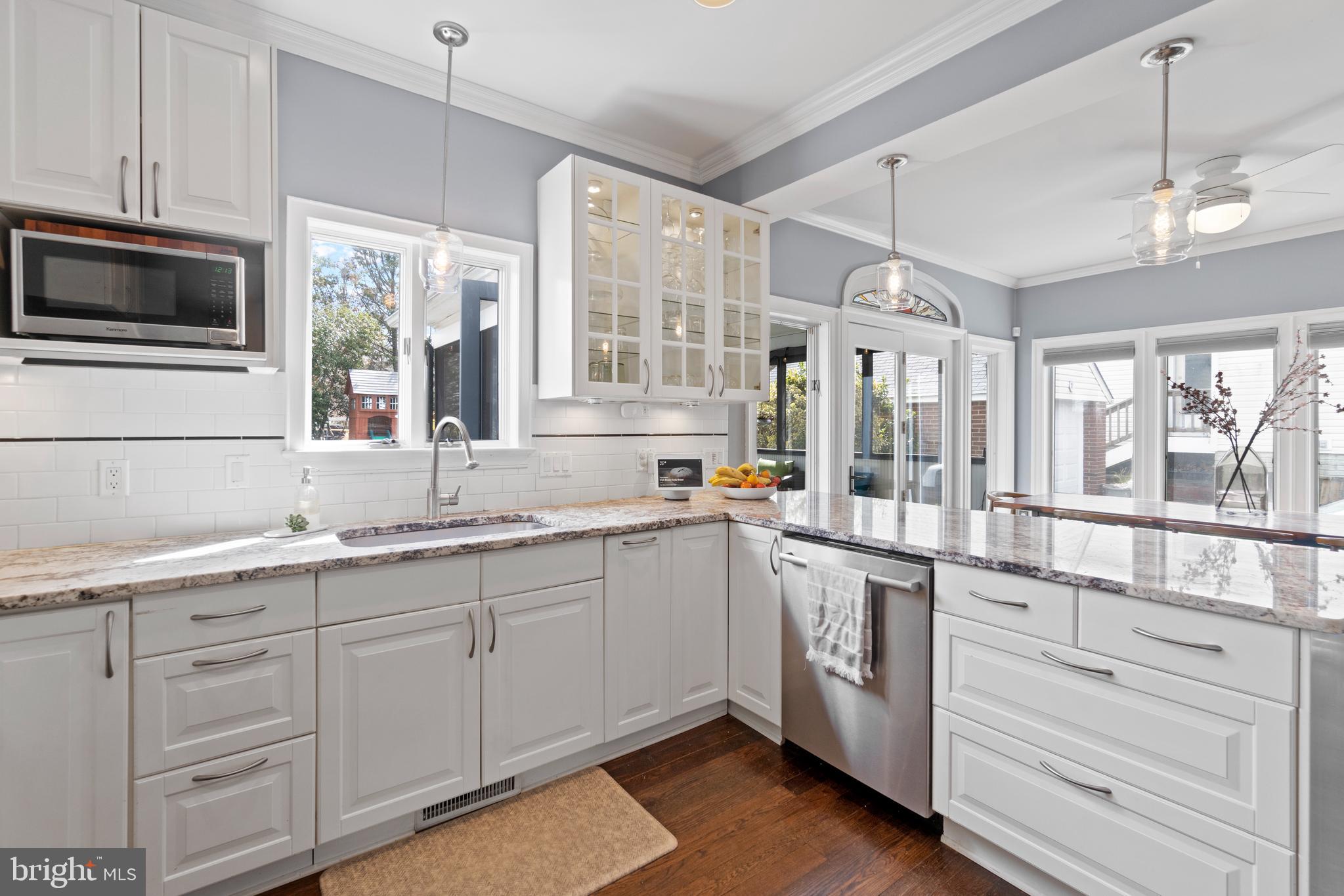 9409 Warren Street Silver Spring, MD 20910 - Photo 19 of 43 Kitchen - 1st Floor