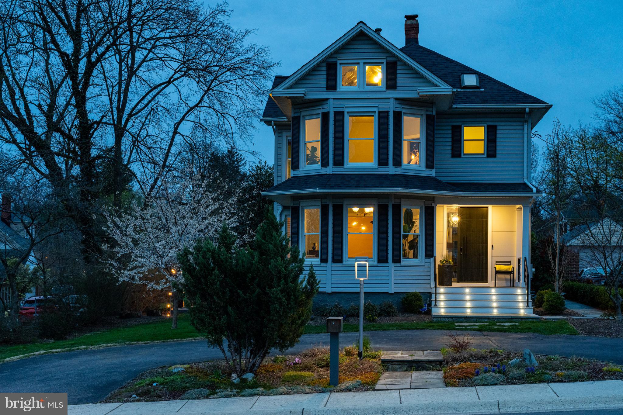 9409 Warren Street Silver Spring, MD 20910 - Photo 2 of 43