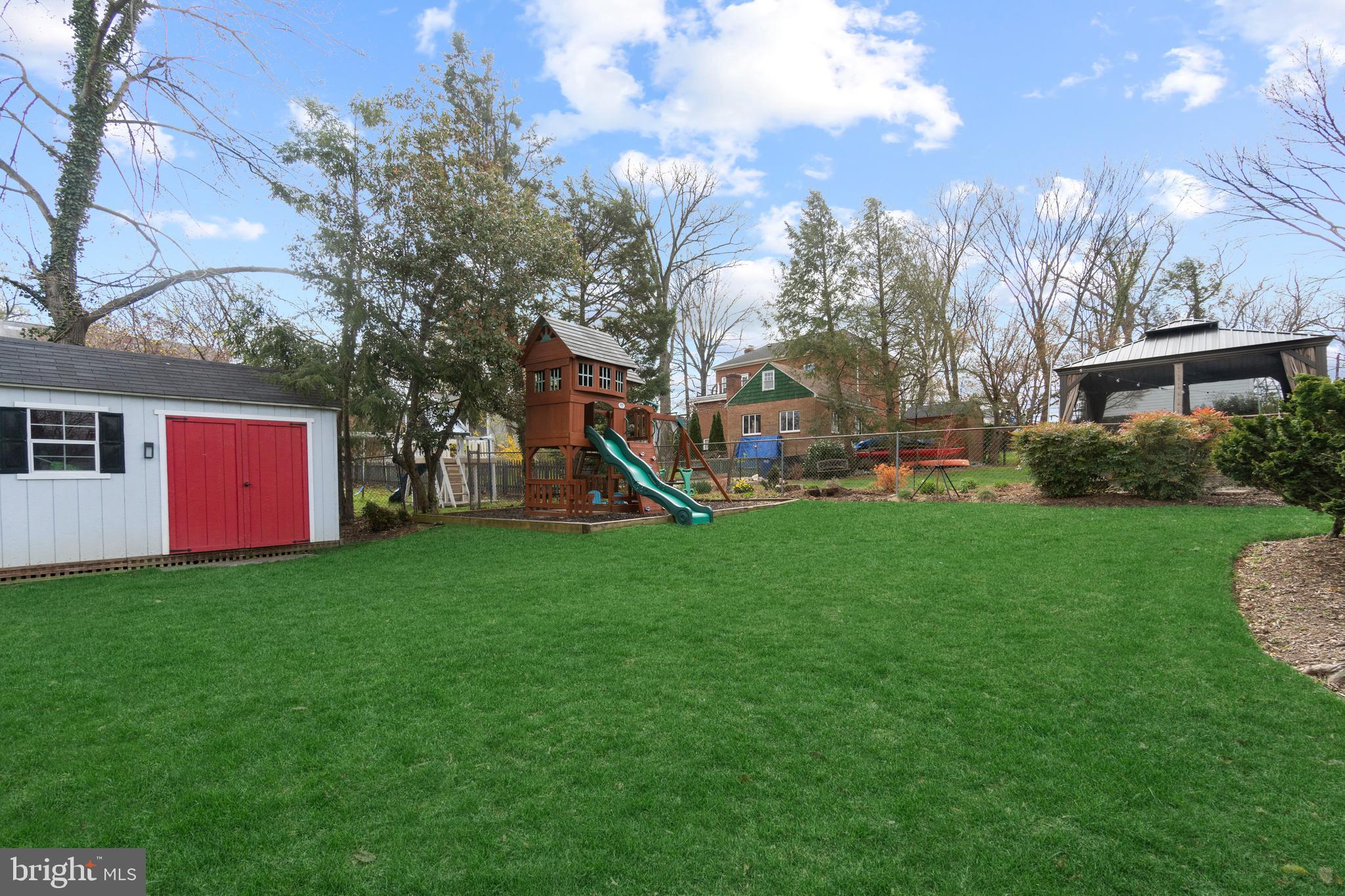 9409 Warren Street Silver Spring, MD 20910 - Photo 41 of 43 Back Yard