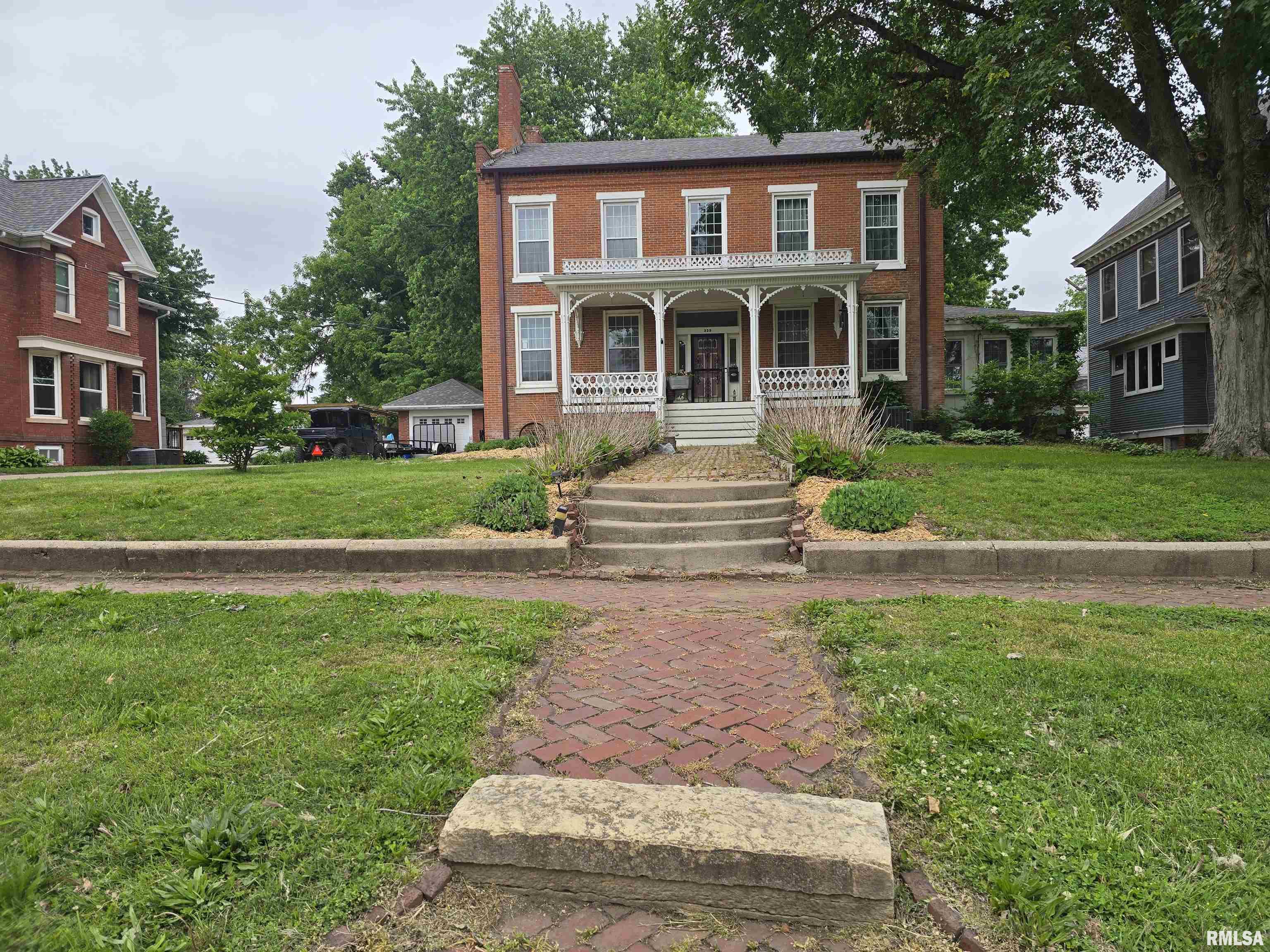 239 West Chestnut Street Canton, IL 61520 - Photo 4 of 83